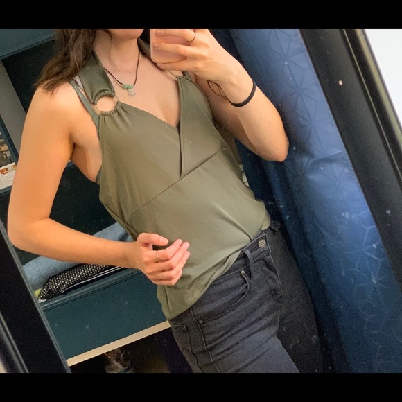 Green « backless » cami - Picture 5 of 5